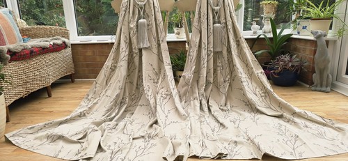 Laura ashley pussy - ashley, willow