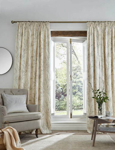 Laura ashley pussy - ashley, willow